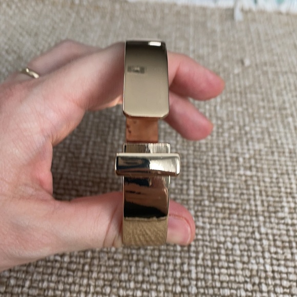 Urban Outfitters Gold buckle bracelet 💛 - Picture 5 of 6